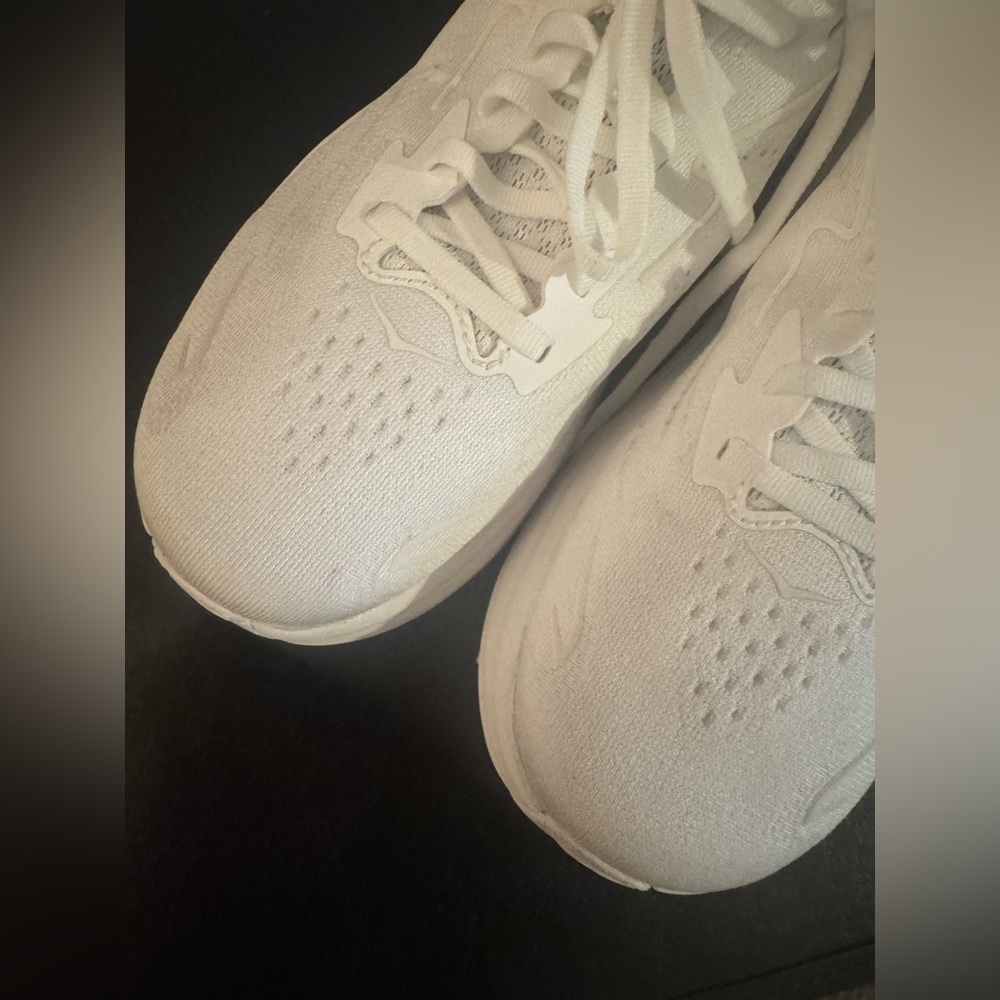 Hoka One One Clifton 10 sneakers NWOT-wide- - Picture 15 of 16